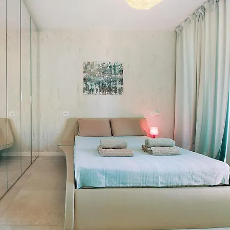 Ca Moderna Apartment *